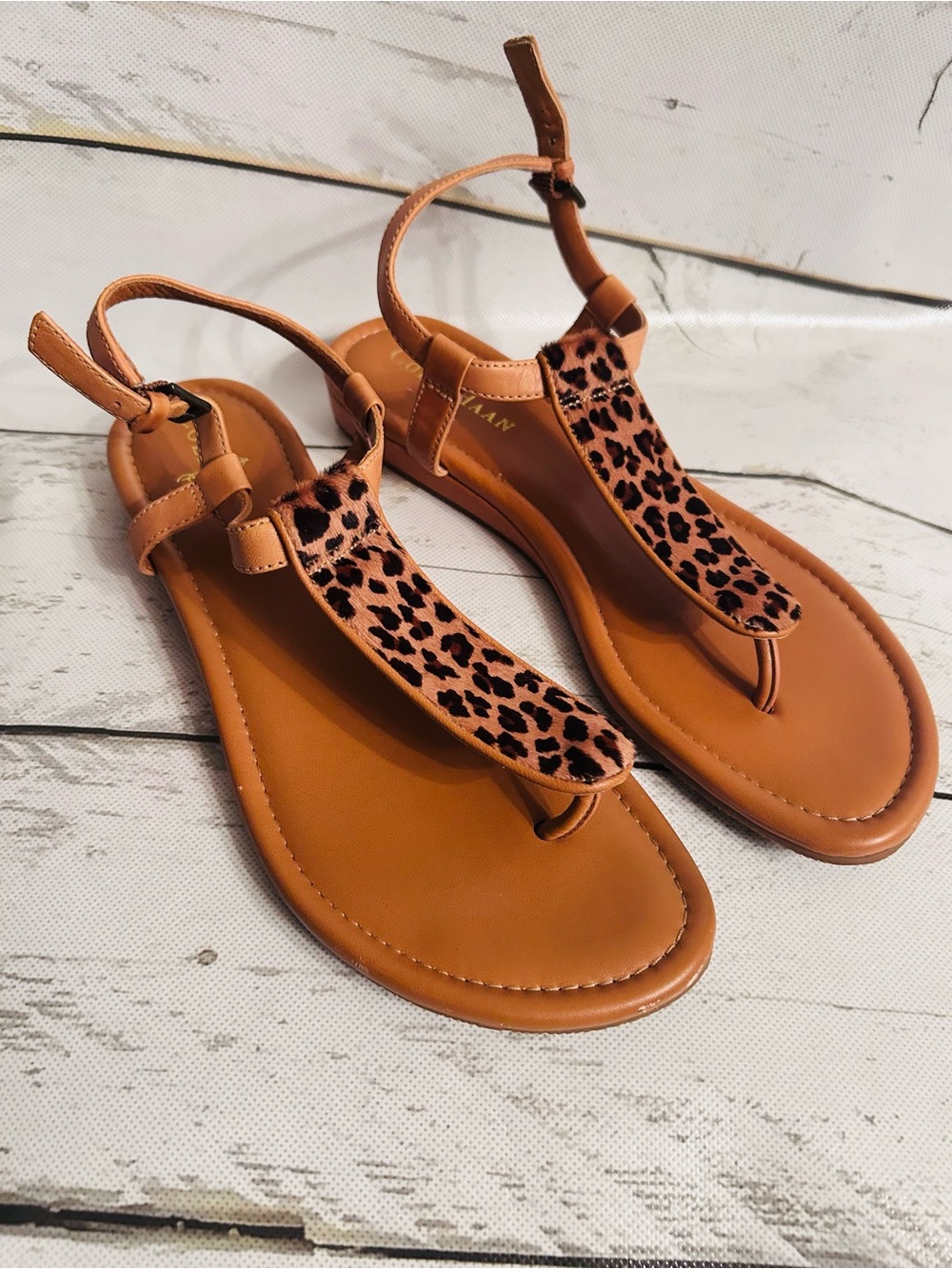 Sz 7 Cole Haan Tan Leopard T-Strap Sandals